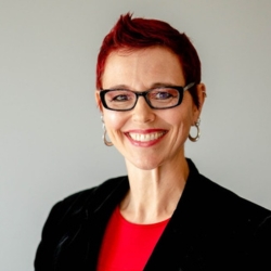 Lisa Laughter headshot