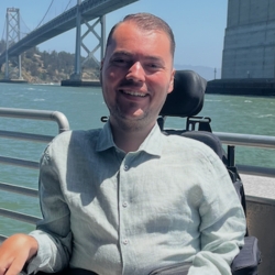 Ryan Manriquez headshot