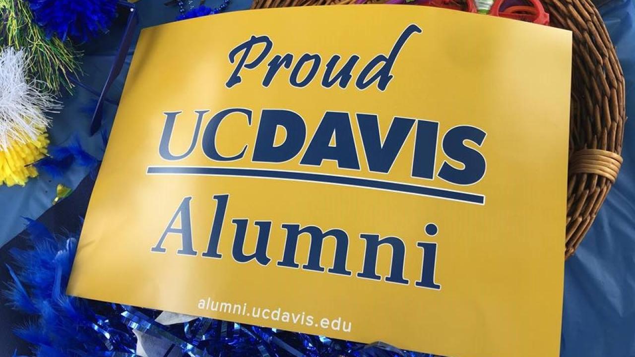 UC Davis Alumni sign