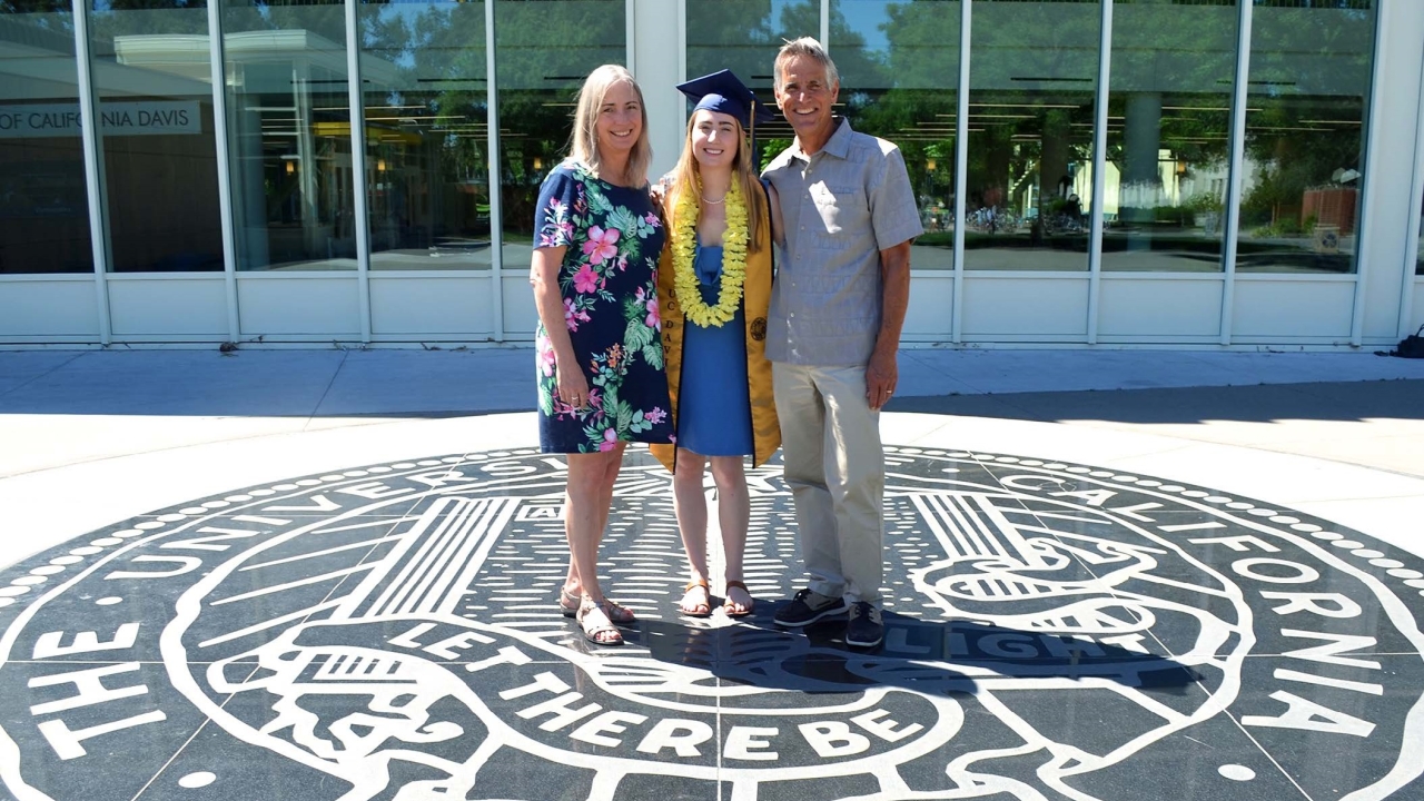 Melanie Hansen and her parents 