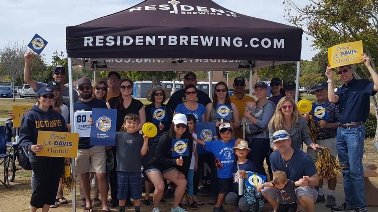 Group of alumni and friends at the 2018 San Diego Picnic Day event