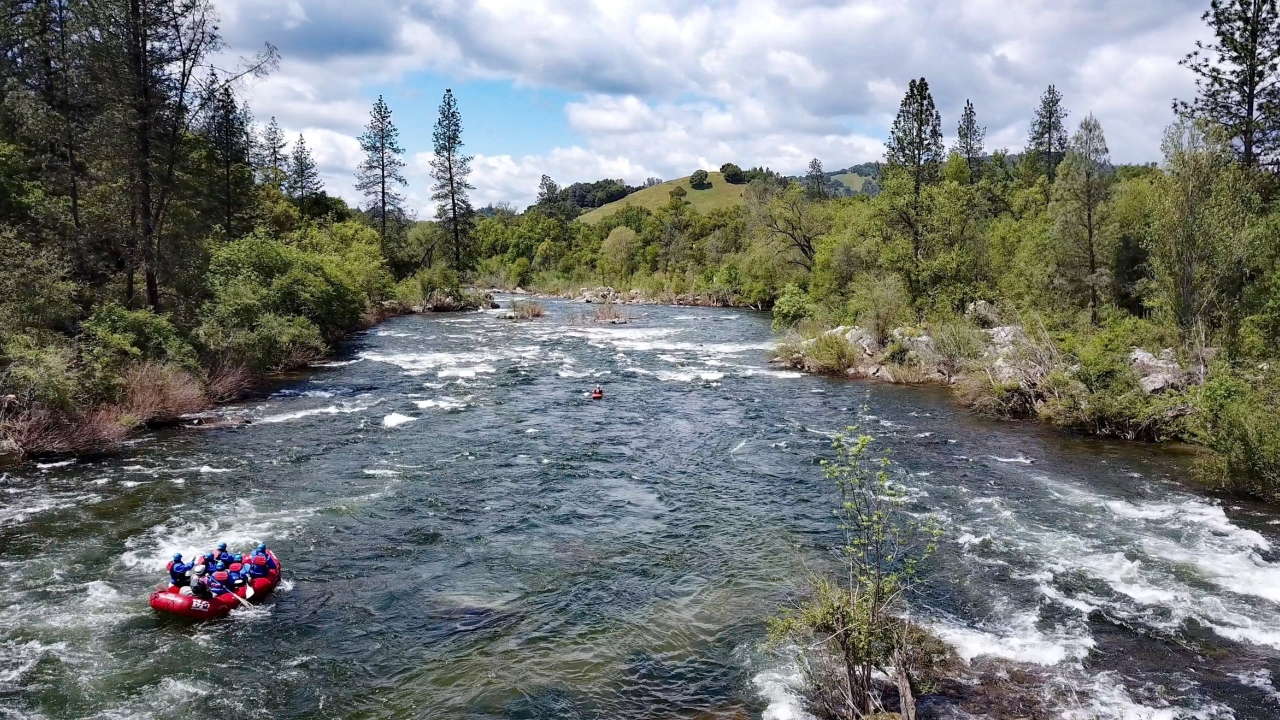 raft going down a river